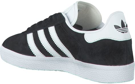 wit met zwarte adidas sneakers|Adidas dames sneakers.